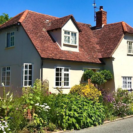 Corner House Luxury Bnb Little Dunmow Esterno foto