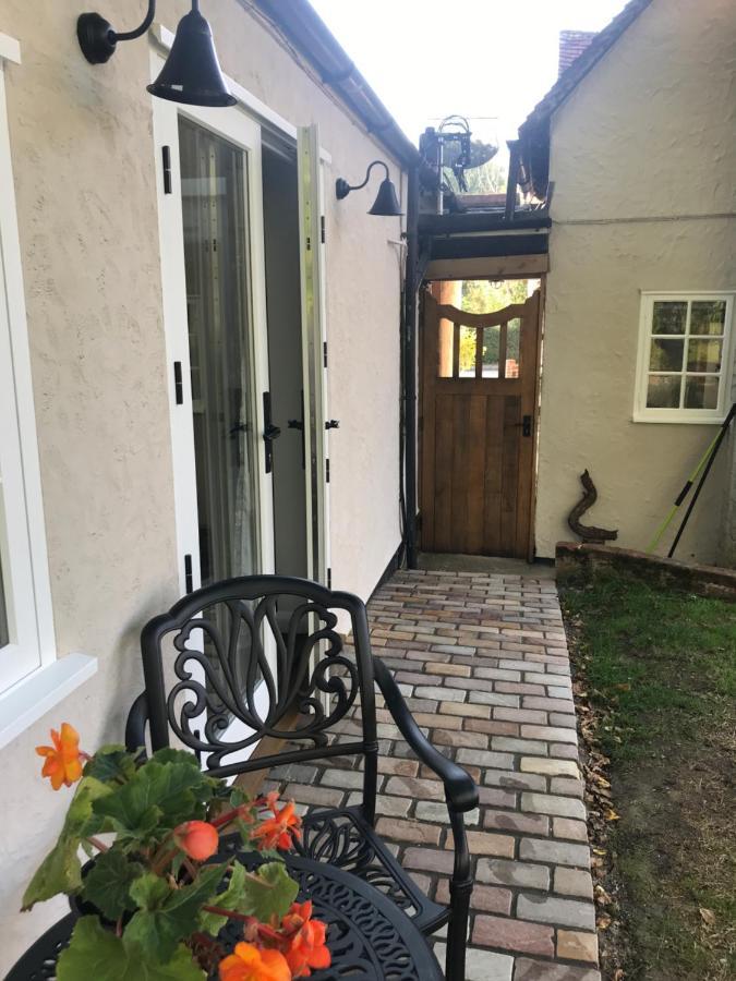 Corner House Luxury Bnb Little Dunmow Esterno foto