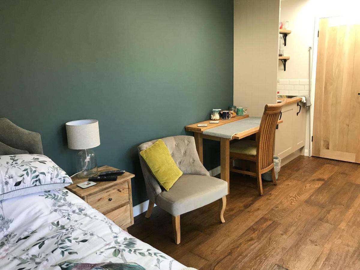 Corner House Luxury Bnb Little Dunmow Esterno foto