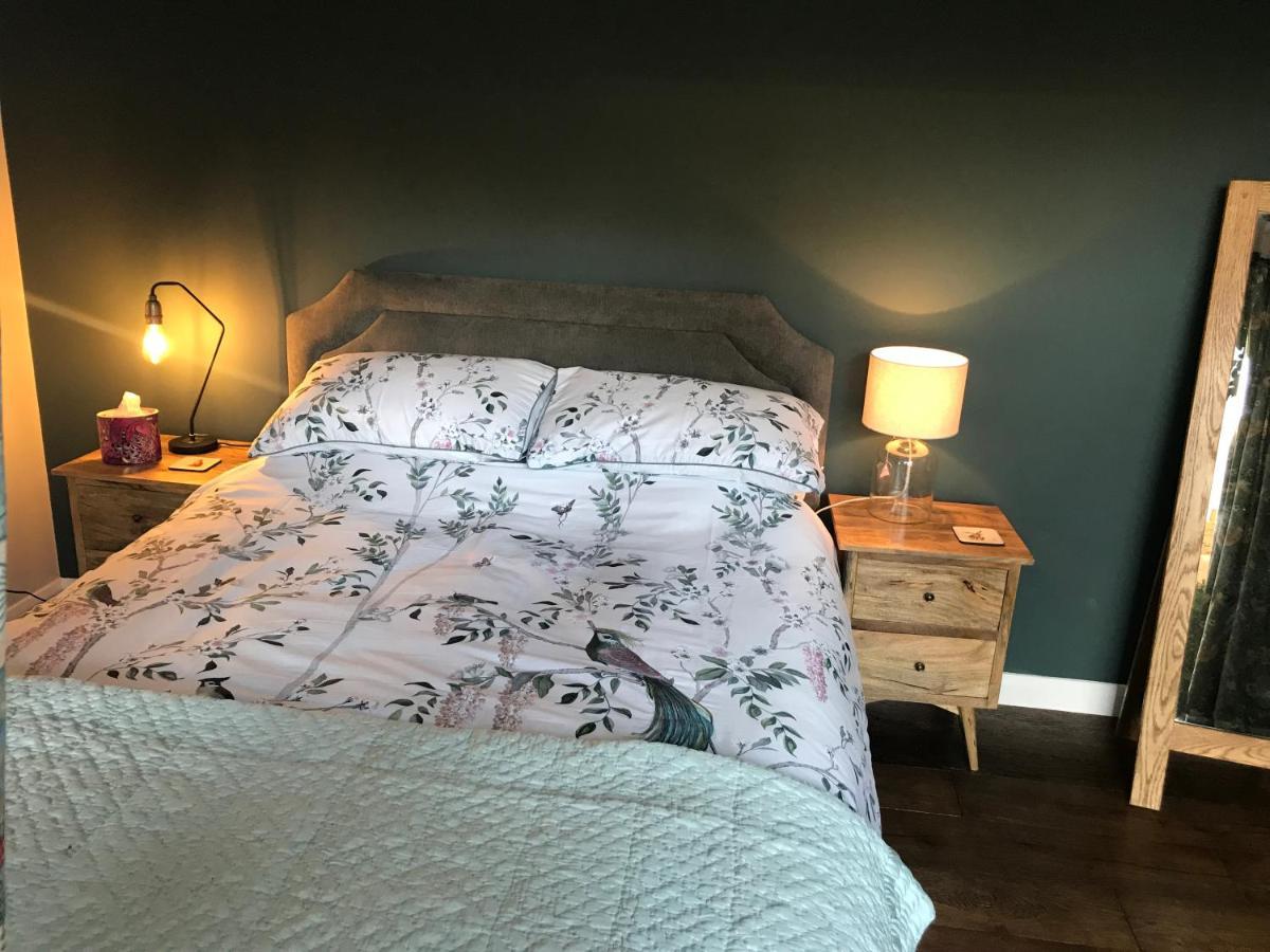 Corner House Luxury Bnb Little Dunmow Esterno foto