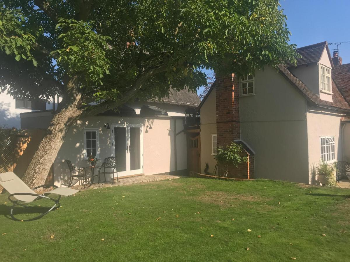 Corner House Luxury Bnb Little Dunmow Esterno foto