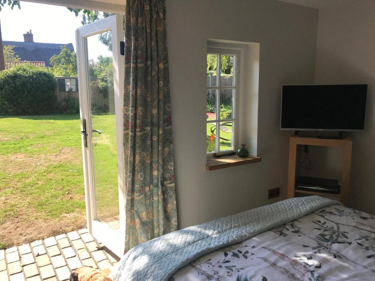 Corner House Luxury Bnb Little Dunmow Esterno foto