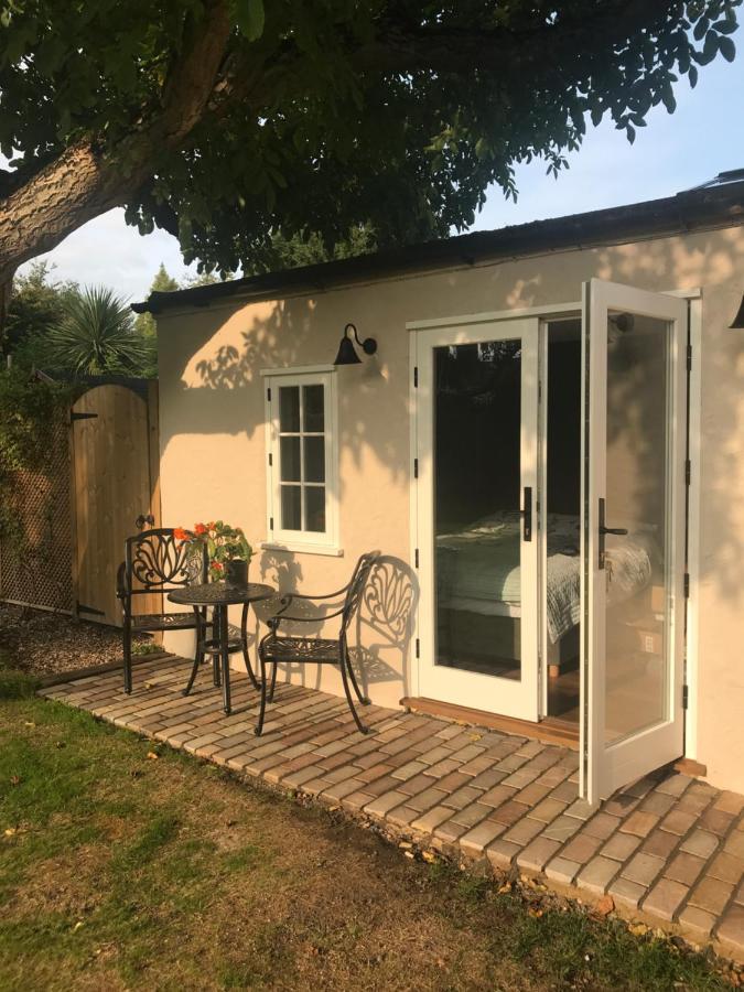 Corner House Luxury Bnb Little Dunmow Esterno foto