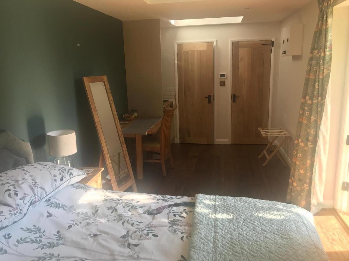 Corner House Luxury Bnb Little Dunmow Esterno foto