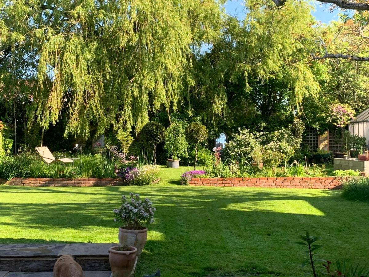 Corner House Luxury Bnb Little Dunmow Esterno foto