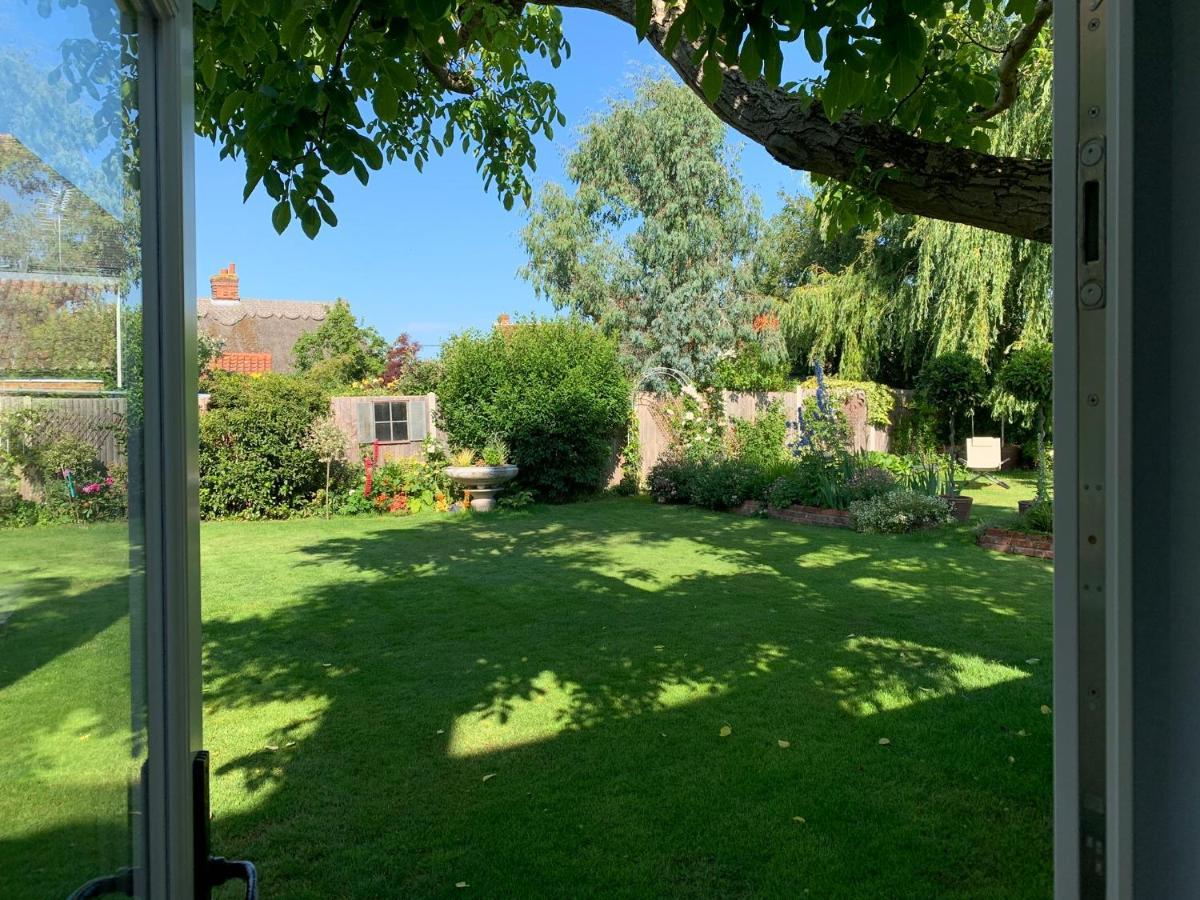 Corner House Luxury Bnb Little Dunmow Esterno foto