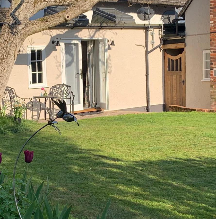 Corner House Luxury Bnb Little Dunmow Esterno foto